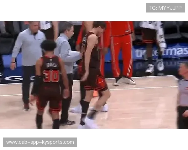 NBA更衣室传出争吵声,内部消息称“有人摔东西”