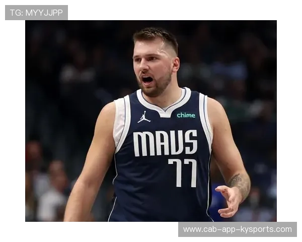 东契奇突破连续制造威胁，独行侠逐渐扩大分差