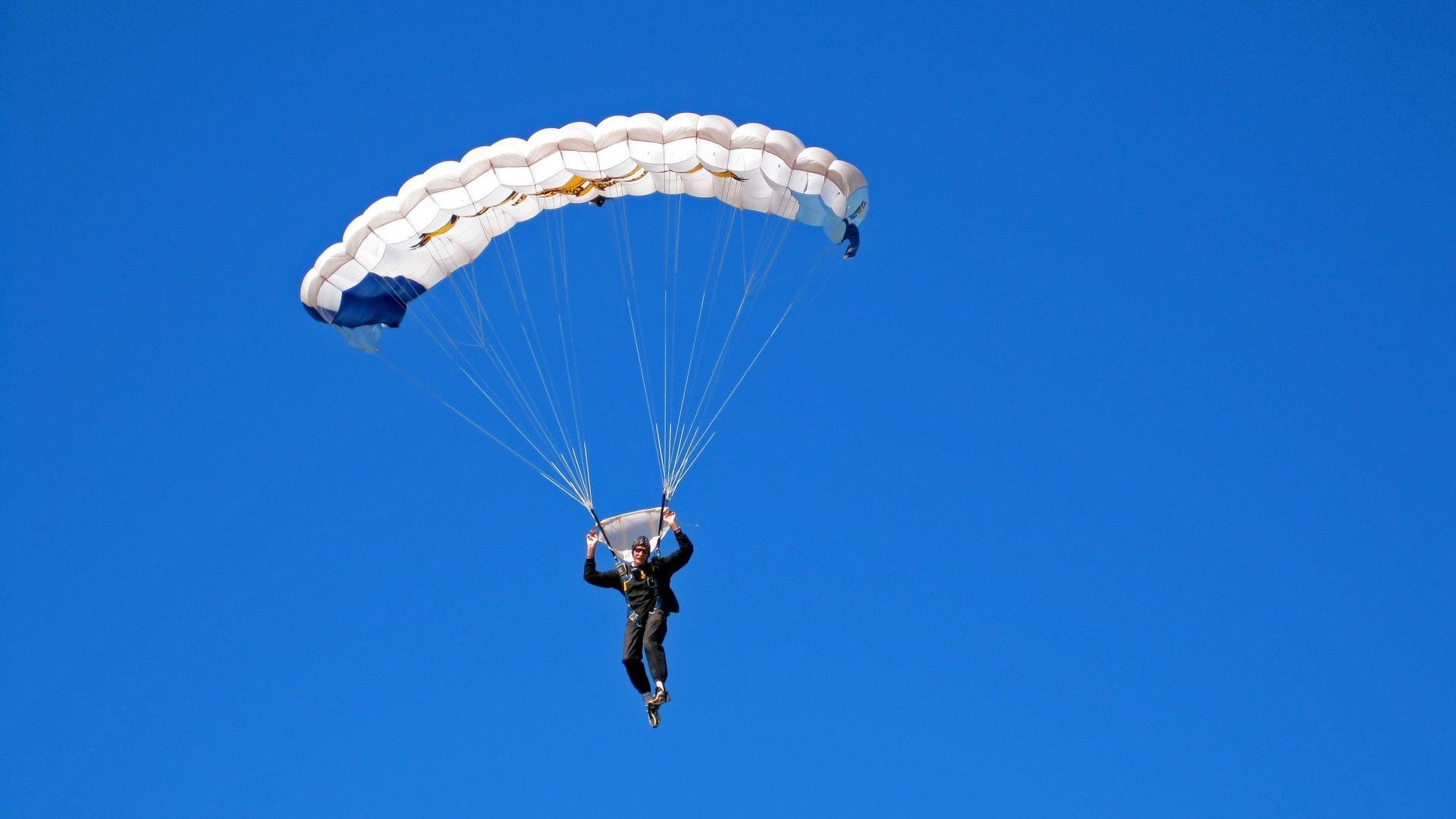 西班牙男队接力组合默契提升，西班牙 队员